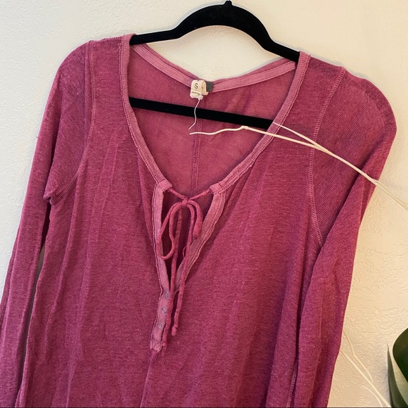 WE THE FREE lightweight henley style top - Picture 4 of 9